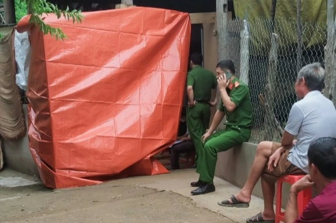 Chồng dùng súng tự chế bắn chết vợ trong đêm
