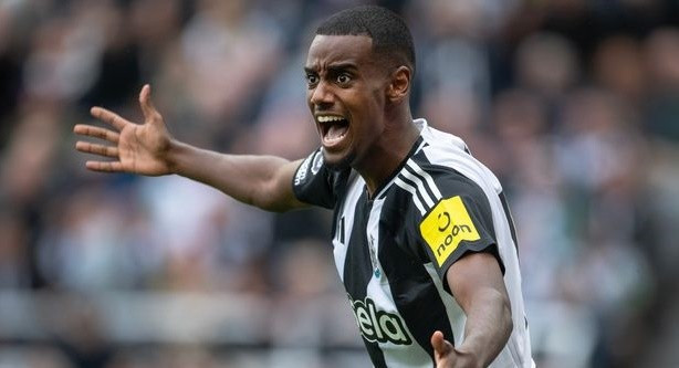 Arsenal và Barca nhận tin vui vụ Alexander Isak