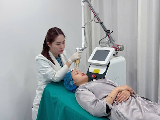 BÁC SĨ MINH NGUYỆT - HÀNH TRÌNH ĐẦY TÂM HUYẾT VỚI NGÀNH DA LIỄU THẨM MỸ VÀ CÔNG CUỘC GIẢI CỨU HÀNG NGÀN LÀN DA